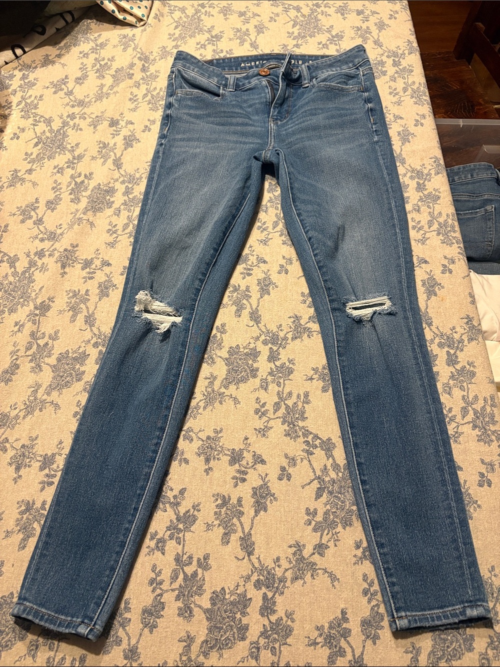 American Eagle Women’s Distressed Skinny Jeans - Blue